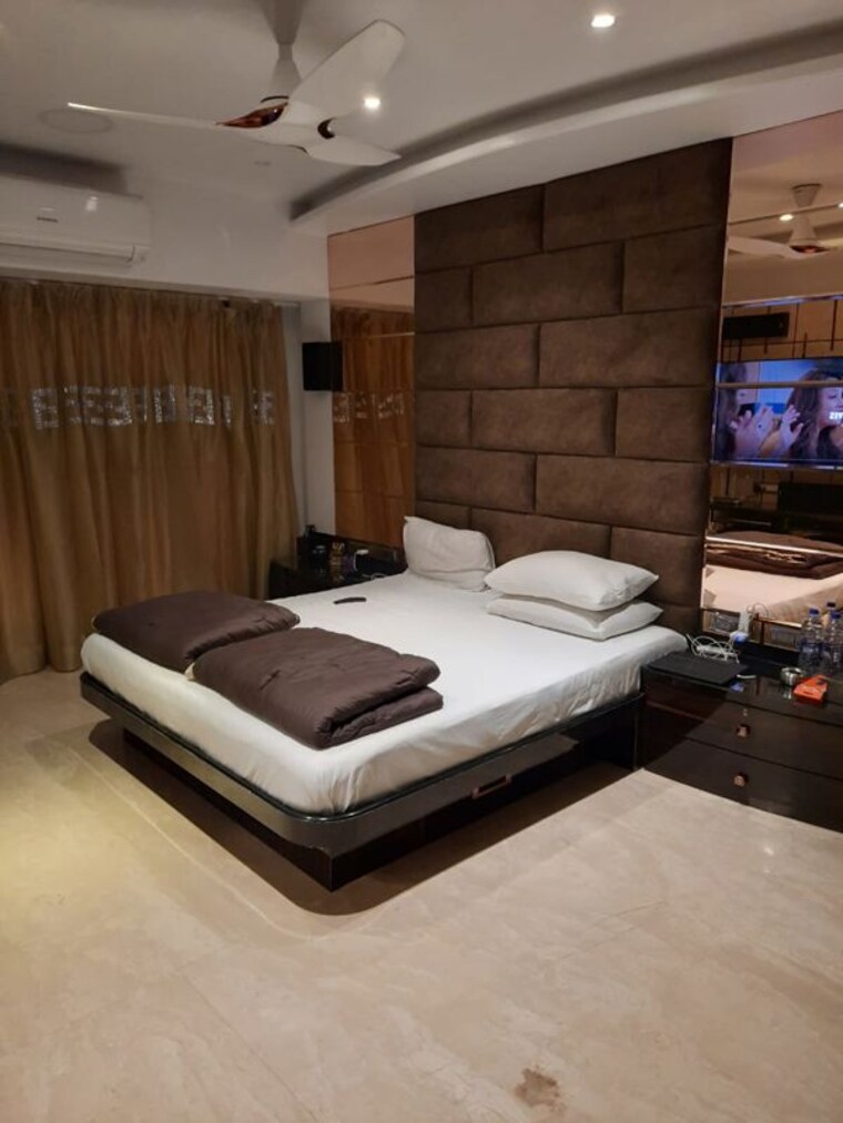 Bedroom, shantanu-apartment 3 Bedroom 1300 Sq.Ft. Apartment In Bandra West Mumbai 9953519