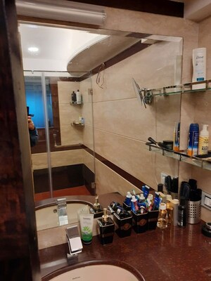 Furnished Amenities in 3 BHK Apartment at Shantanu Apartment, Bandra West – for Rent