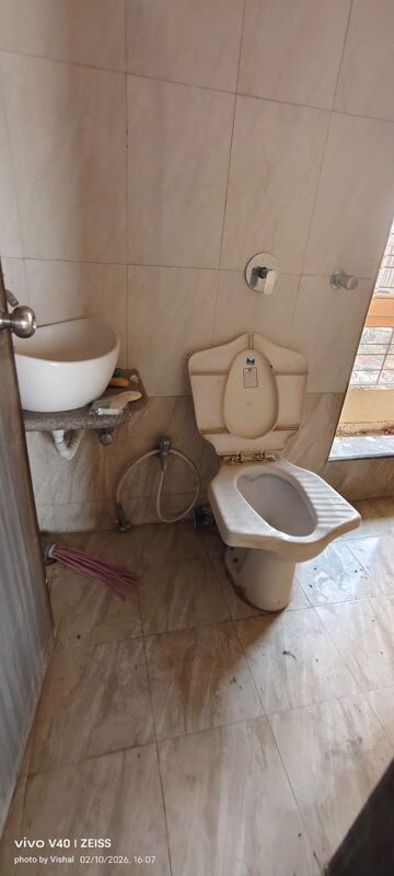Bathroom in 2 BHK Apartment at Coral Heights, Kavesar – for Rent