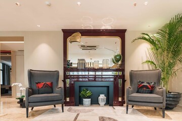 Furnished Amenities in 4 BHK Apartment at Lodha Trump Tower, Worli – for Sale