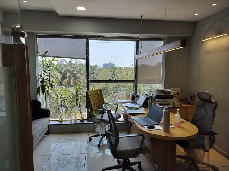 Team Area, science city Commercial Office Space 707 Sq.Ft. In Science City Ahmedabad 9953697