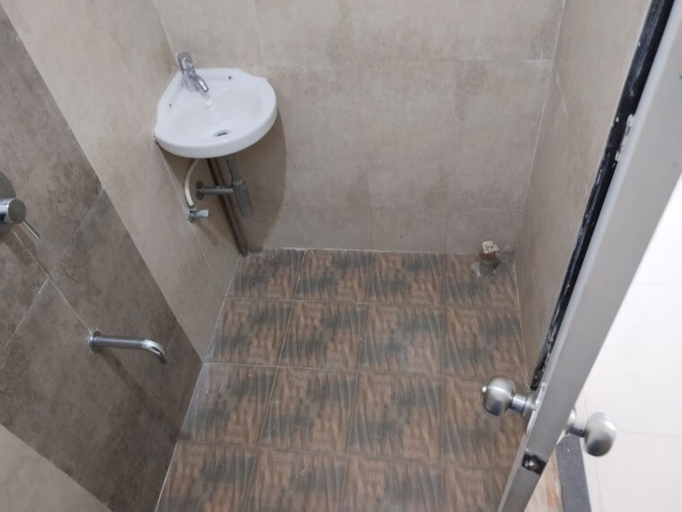 Bathroom, chandak-nishchay-wing-b 1 Bedroom 368 Sq.Ft. Apartment In Borivali East Mumbai 9953517