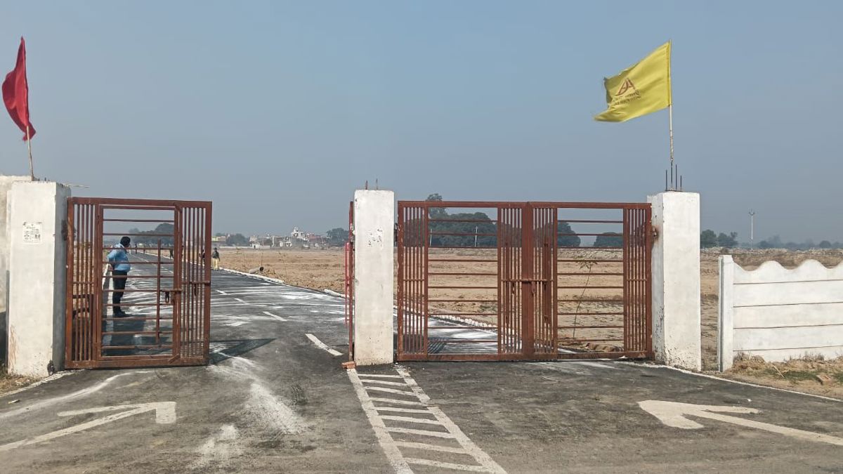 Plot For Sale in Badalpur