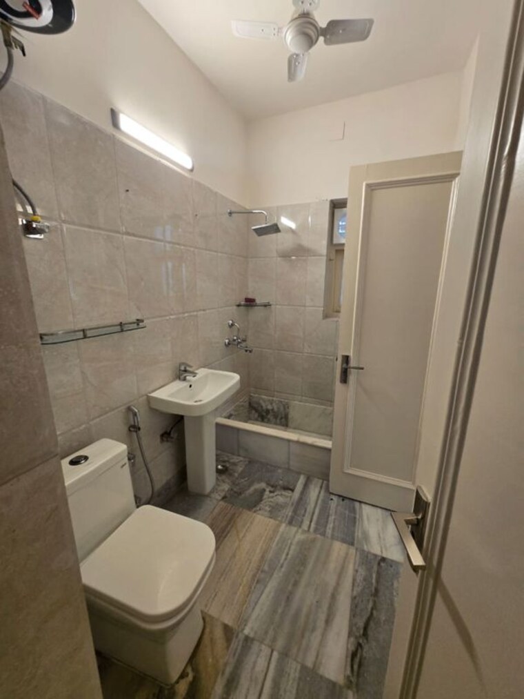 Bathroom, greater kailash i 4 Bedroom 500 Sq.Yd. Builder Floor In Greater Kailash I Delhi 9953873