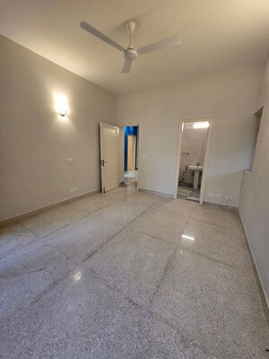 Room in 4 BHK Builder Floor at Greater Kailash I – for Rent