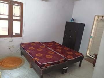 Bedroom in 1 BHK Builder Floor at Safdarjung Development Area – for Rent