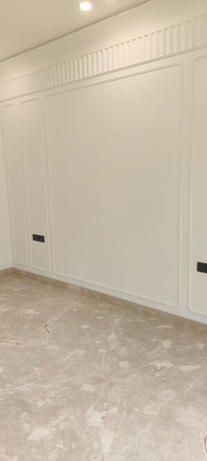 Room in 4 BHK Builder Floor at Greater Kailash ii – for Sale