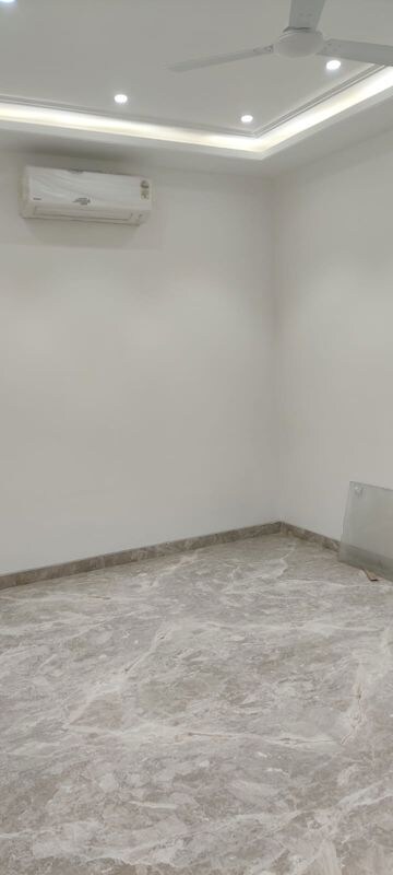 Room in 4 BHK Builder Floor at Greater Kailash ii – for Sale