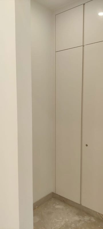 Furnished Amenities in 4 BHK Builder Floor at Greater Kailash ii – for Sale