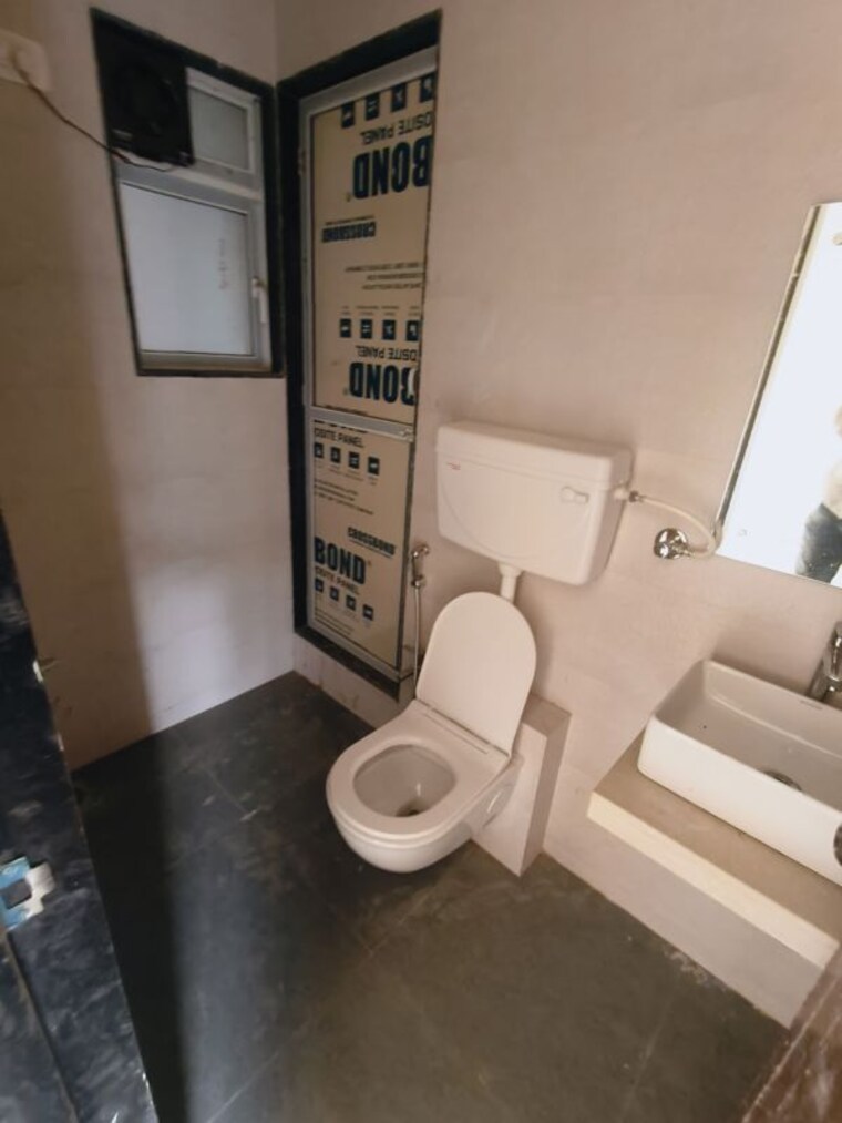 Bathroom, kapur bawdi 2 Bedroom 620 Sq.Ft. Apartment In Kapur Bawdi Thane 9953891