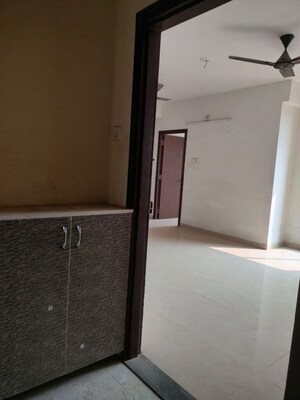 Room in 3 BHK Apartment at Shela – for Rent