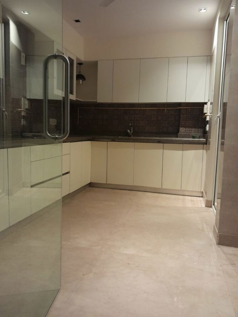 Kitchen, chittaranjan park 3 Bedroom 233 Sq.Yd. Builder Floor In Chittaranjan Park Delhi 9953927