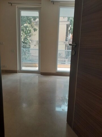 Room in 3 BHK Builder Floor at Chittaranjan Park – for Rent