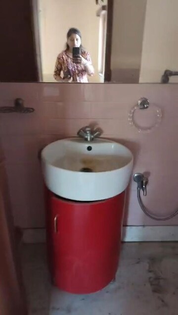 Bathroom in 3 BHK Apartment at Elgin Road – for Rent