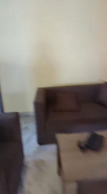 Furnished Amenities in 3 BHK Apartment at Elgin Road – for Rent