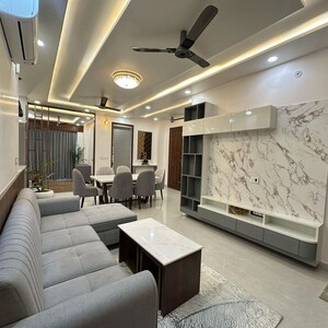 Team Area in 5 BHK Villa at Emaar Gomti Greens Villas, Sushant Golf City – for Rent