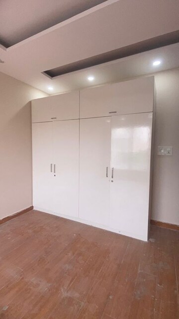 Room in 3 BHK Builder Floor at BPTP Parkland Pride, Sector 77 – for Sale