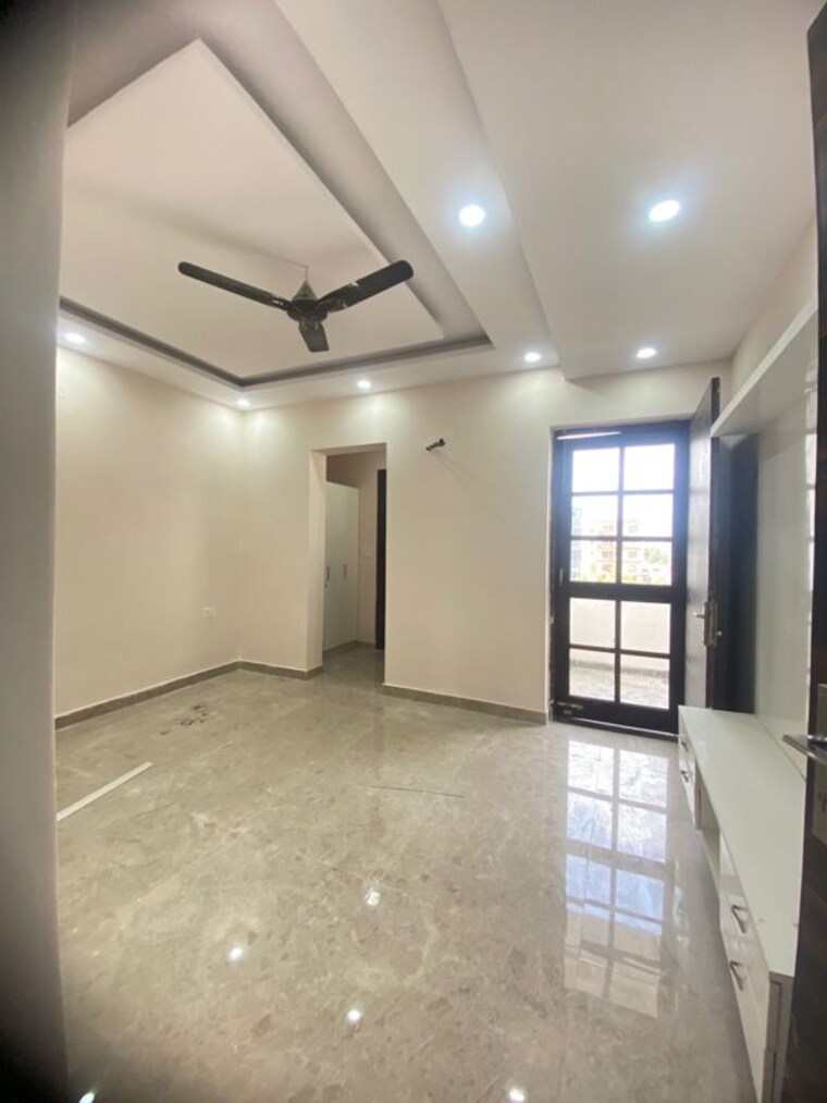 Room, bptp-parkland-pride 3 Bedroom 190 Sq.Yd. Builder Floor In Sector 77 Faridabad 9954034