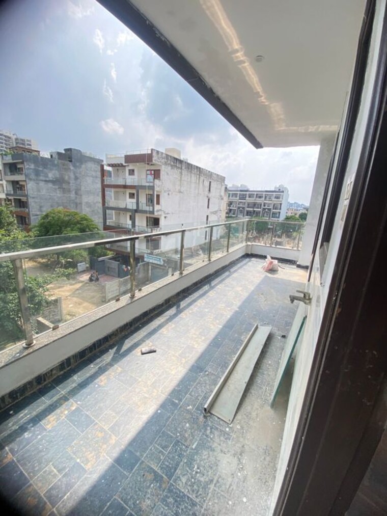Balcony, bptp-parkland-pride 3 Bedroom 190 Sq.Yd. Builder Floor In Sector 77 Faridabad 9954034