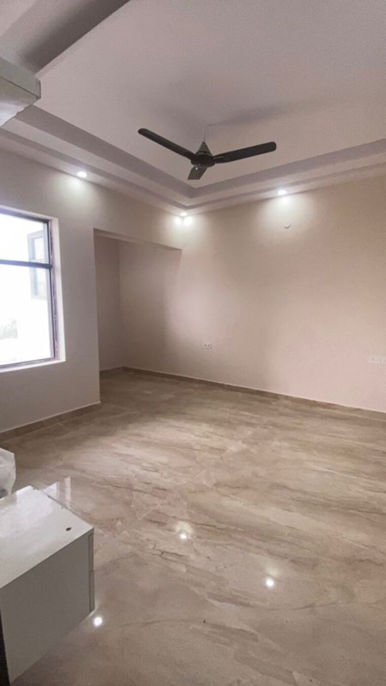 Room, bptp-parkland-pride 3 Bedroom 190 Sq.Yd. Builder Floor In Sector 77 Faridabad 9954034