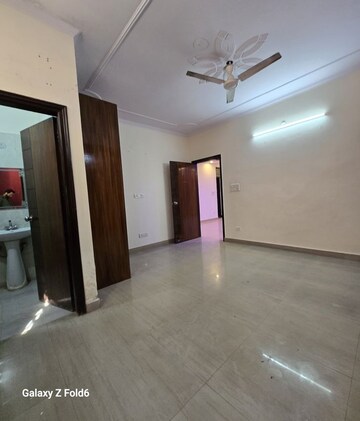 Room in 2.5 BHK Builder Floor at Chattarpur – for Rent