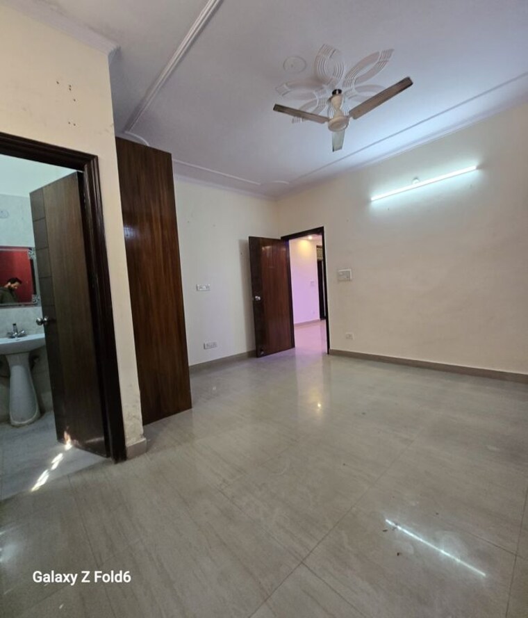 Room, chattarpur 2.5 Bedroom 1100 Sq.Ft. Builder Floor In Chattarpur Delhi 9954040