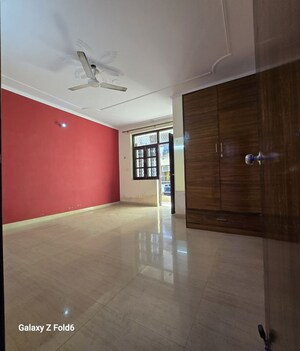 Room in 2.5 BHK Builder Floor at Chattarpur – for Rent