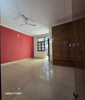 Room in 2.5 BHK Builder Floor at Chattarpur – for Rent