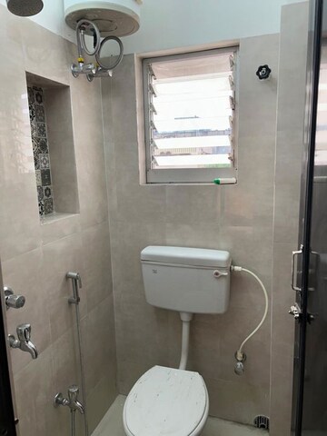Bathroom in 2.5 BHK Builder Floor at Diamond Park – for Rent