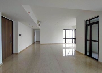 Room in 4 BHK Apartment at Lodha The Park, Worli – for Sale