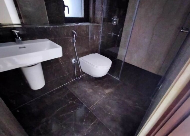 Bathroom, lodha-the-park 4 Bedroom 1890 Sq.Ft. Apartment In Worli Mumbai 9954041