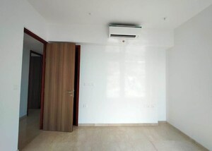 Room in 4 BHK Apartment at Lodha The Park, Worli – for Sale