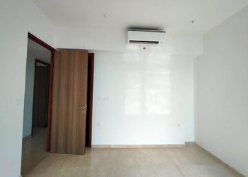 Room in 4 BHK Apartment at Lodha The Park, Worli – for Sale