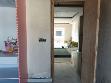 Building Lobby in 3 BHK Builder Floor at BPTP Parkland Pride, Sector 77 – for Sale