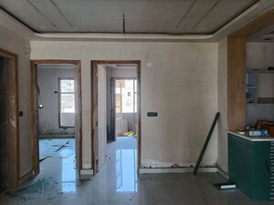 Building Lobby in 3 BHK Builder Floor at BPTP Parkland Pride, Sector 77 – for Sale