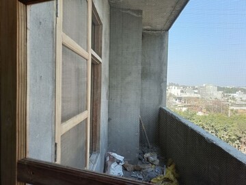 Balcony in 3 BHK Builder Floor at BPTP Parkland Pride, Sector 77 – for Sale