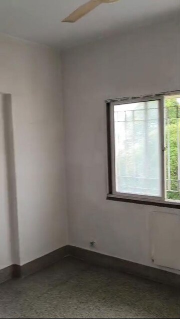 Room in 2 BHK Apartment at Tollygunge – for Sale