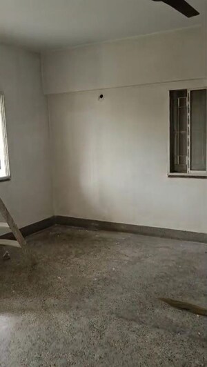 Room in 2 BHK Apartment at Tollygunge – for Sale