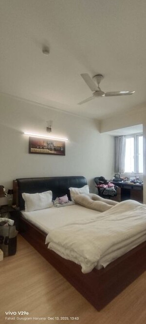 Living Room in 5 BHK Builder Floor at Sector 25 – for Rent