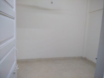 Room in 2 BHK Apartment at Dwarka Kunj, Chembur – for Rent