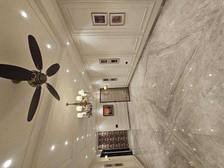 undefined, surajmal vihar 3 Bedroom 287 Sq.Yd. Apartment In Surajmal Vihar Delhi 9954036