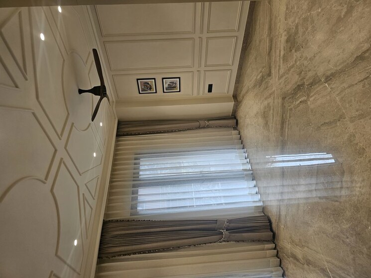 undefined, surajmal vihar 3 Bedroom 287 Sq.Yd. Apartment In Surajmal Vihar Delhi 9954036