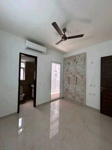 Room in 4 BHK Builder Floor at M3M Atrium, Sector 57 – for Rent