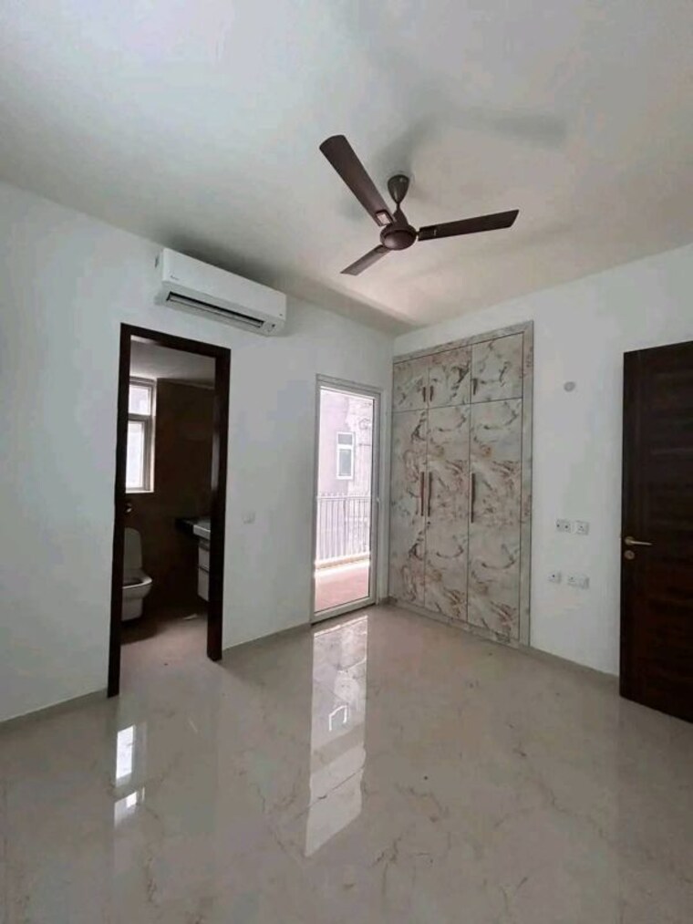 Room, m3m-atrium 4 Bedroom 1800 Sq.Ft. Builder Floor In Sector 57 Gurgaon 9954192