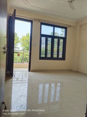 Room in 1 BHK Builder Floor at Chattarpur – for Rent