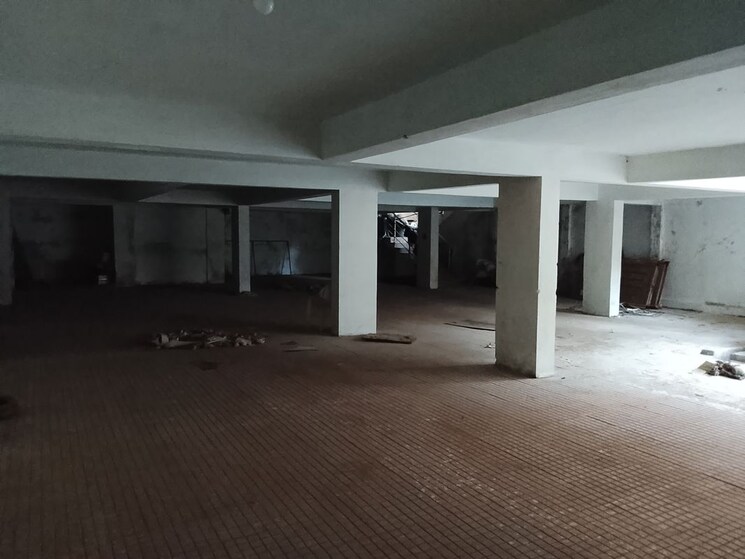  Parking, balayya sastri layout Commercial Warehouse 3500 Sq.Ft. In Balayya Sastri Layout Vizag 9884577