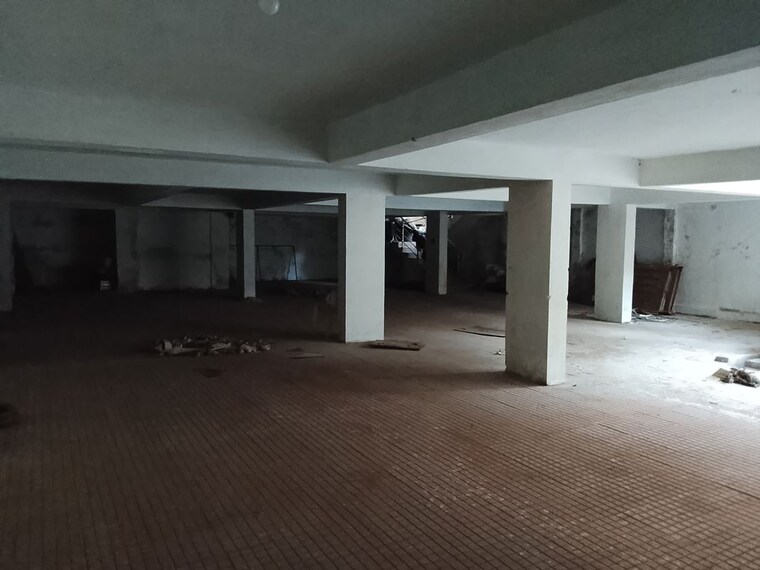  Parking, balayya sastri layout Commercial Warehouse 3500 Sq.Ft. In Balayya Sastri Layout Vizag 9884577