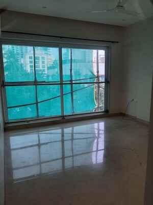 Room in 3 BHK Apartment at AP Kool Breeze, Santacruz West – for Rent