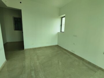 Room in 3 BHK Apartment at Kalpataru Immensa, Kolshet Road – for Rent