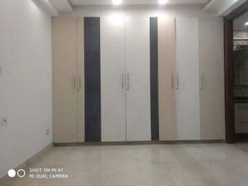 Room in 2 BHK Builder Floor at Safdarjung Enclave – for Rent